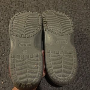 Size 14 Gray Mens Crocs with Burgundy Straps